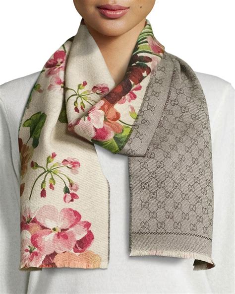 Gucci Miniorophin Floral And Logo Wool Scarf Whitepink