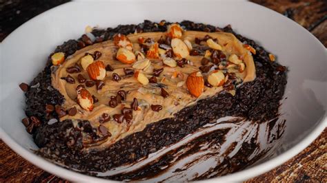 This trader joe's brand of rolled oats is high in dietary fiber, low in fat and contains vegan protein. Air Fryer Brownie Batter Protein Oatmeal! | Quick, Easy ...
