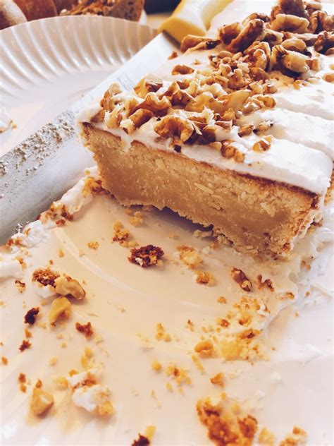 Check spelling or type a new query. Zitronen-Mascarpone-Kuchen mit Zuckerguss und Walnüssen ...