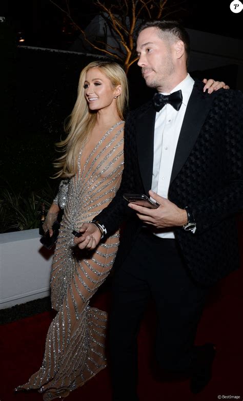 Paris Hilton à La Sortie De La 77e Cérémonie Annuelle Des Golden Globe