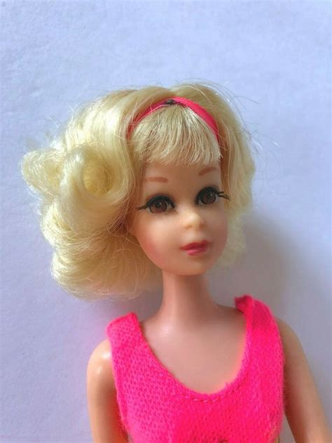 Vintage 1966 Barbie Doll Twist N Turn Francie 1170 Blond Pinkyellow