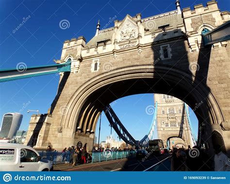 LondonÂ´s Iconic Tower Bridge Across The River Thames Editorial Stock