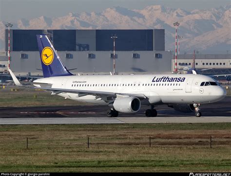 D AIZR Lufthansa Airbus A320 214 WL Photo By Giorgio Parolini ID