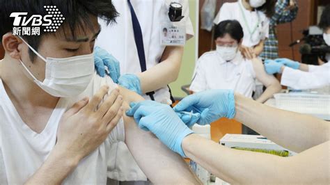 政府已向參與「疫苗資助計劃」的醫生額外分配減活噴鼻式流感疫苗及滅活注射式流感疫苗，以供合資格香港居民接種。 請按此了解更多。 請瀏覽 2020年 12月18日／12月3日／10月22日的相關新聞公報。 日本開放18到64歲預約施打疫苗 首日民眾瘋搶接種券│TVBS新聞網