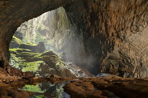 🔥 Son Doong Cave The Largest On Earth Is Located In Central Vietnam To Enter One Must Descend