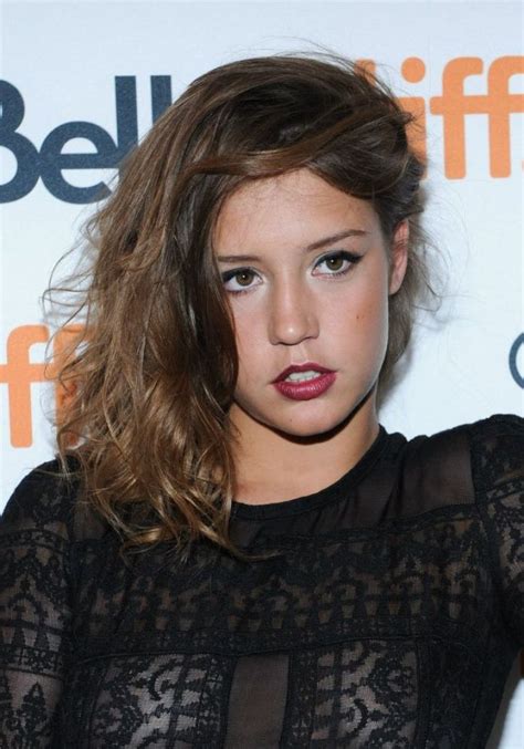 Adele Exarchopoulos Lea Seydoux And Adele Exarchopoulos