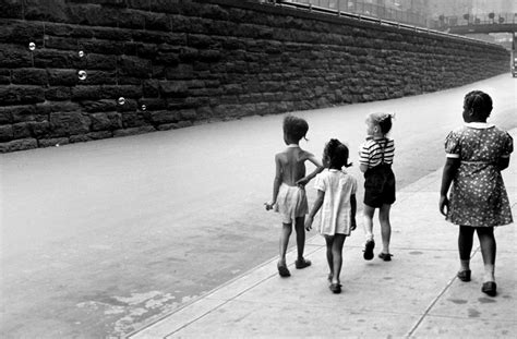 Helen Levitt Pairs And Apples Exhibitions Laurence Miller Gallery