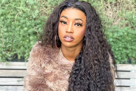 Kamo has not disclosed her birth day yet, but if her posts are anything to go by, her birthday is sometime in november. Kamo Mphela launches Dance Up Challenge with own single ...