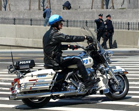 Nypd Harley Davidson Motorbike Police Officer Bronx New Flickr