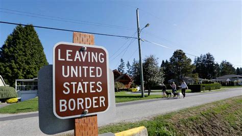 Canada Us Extend Border Closure To Non Essential Travel