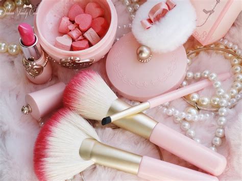 Pin By On♥yx On Make Up Girly Things Everything Pink Pink Love