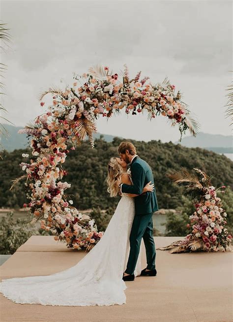 25 Unique Fall Wedding Arches To Update Your Ceremony Blog