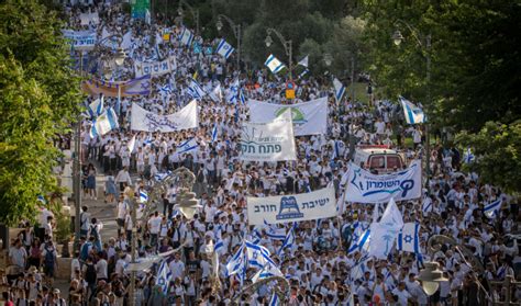 נתנאל וקנין, תושב בית שאן שהגיע לאירוע, אמר: נתניהו יכנס הערב דיון על צעדת הדגלים בהשתתפות אוחנה וגנץ ...