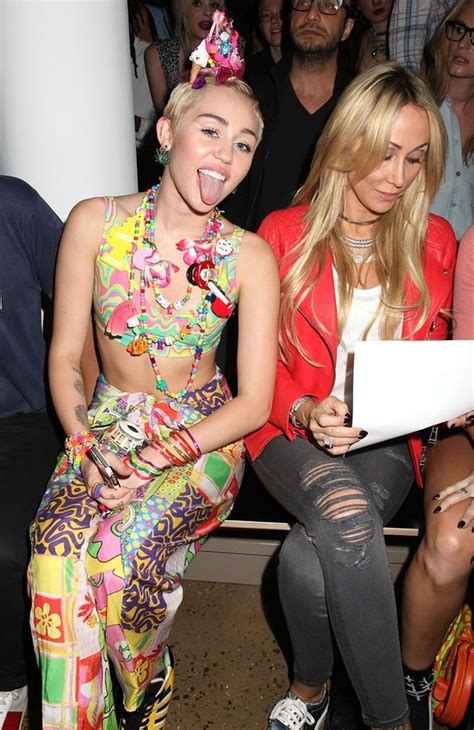 Miley Cyrus Pokazała Swoją Instalację Artystyczną Pudelek