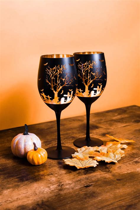 9 Halloween Wine Glasses For Your Spooky Brews Wwp