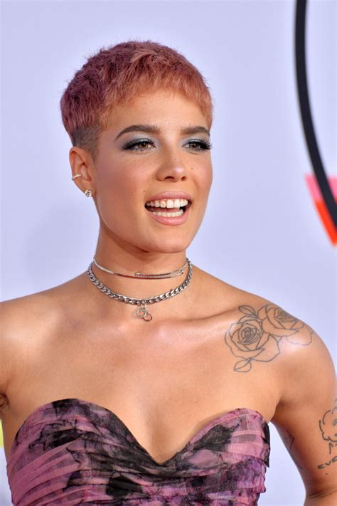 It is an anagram of her first name and taken from the halsey street subway stop and street in brooklyn. Halsey: estilo e atitude a cantora tem de sobra! - Prata e ...