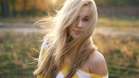 Wallpaper Sunlight Women Model Blonde Long Hair Blue Eyes Grass