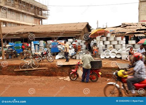 Straathandelaars In Kampala Oeganda Redactionele Fotografie Image Of