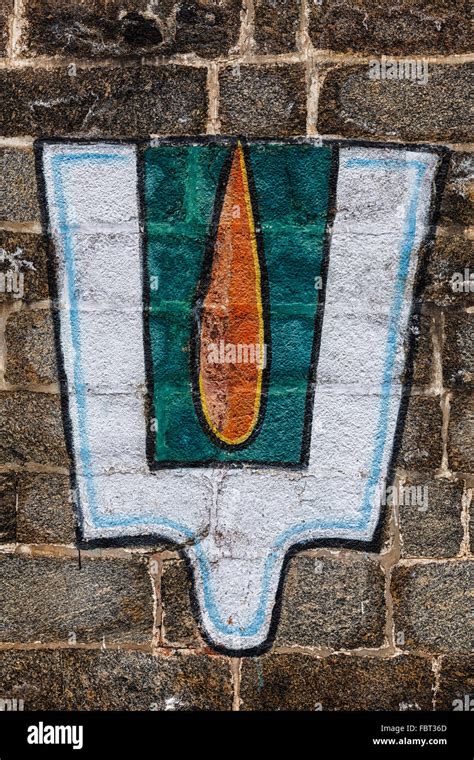 Vushnu Symbol On Hindu Temple Wall Stock Photo Alamy