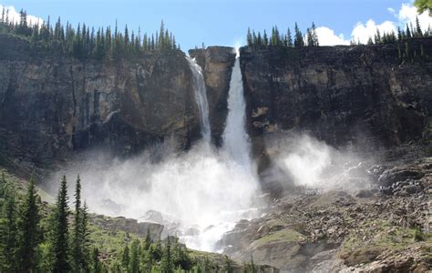 The flow of the waterfall is very large. Get Me Outdoors: Yoho National Park
