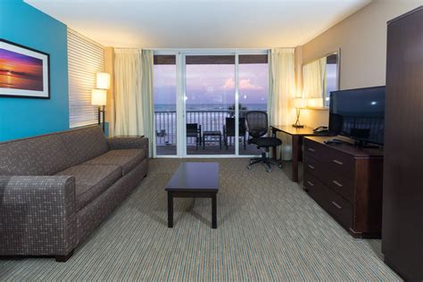 Double Queen Suite Living Area Holiday Inn Resort Daytona Beach