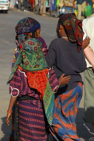 Colorfully Dressed Girls Niamey Niger Photo Brian Mcmorrow Photos