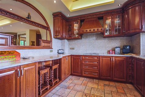 Transitional kitchen cabinets can be more traditional cabinet designs with modern hardware, or a kitchen with modern shaker cabinets as well as a more. Tips for Buying Kitchen Cabinet Hardware - Decor Dezine