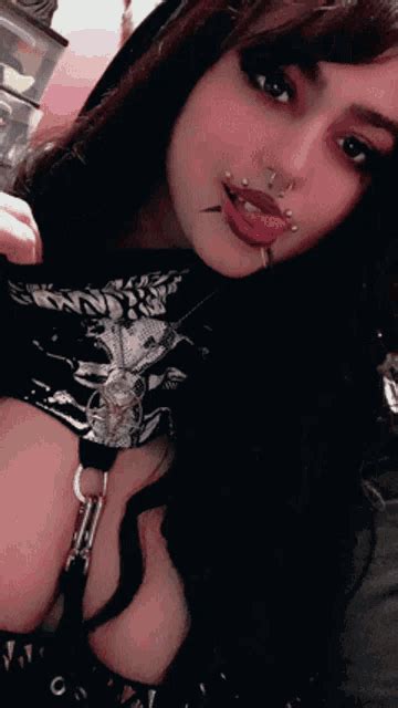 Goth Girl GIF Goth Girl Aesthetic Descubre Comparte GIFs