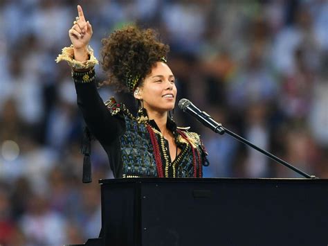 Alicia Keys Explains Empowering Decision To Stop Wearing Make Up