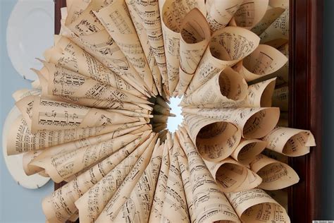 Pero, ¿sabías que puedes tener hilo musical en casa? 7 Inventive Sheet Music Crafts That Will Add Harmony To ...