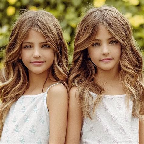 Ces sœurs jumelles nées en ont bien grandi pour devenir les plus belles jumelles au monde