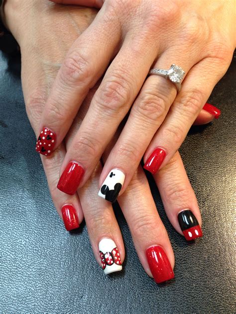 Pin By Patrice Ondrisko On Nails Mickey Nails Disney Nails