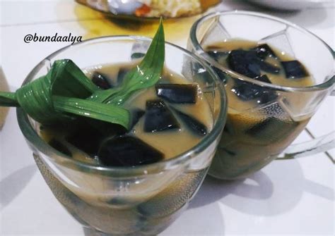 150 gram gula merah sisir. Resep Es Cincau Gula Merah oleh @BundaAlya - Cookpad