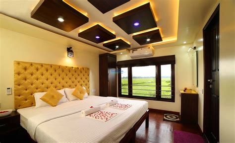 Luxury houseboats tend to have impressive amenities to enjoy during your stay. 5 Bedroom Super Luxury Houseboat with Upperdeck - Alleppey ...