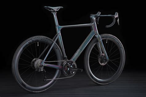 2022 Polygon Helios A8x Carbon Road Bike Colour Black Size L