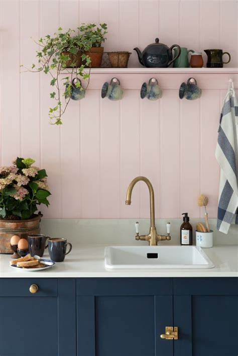 Jumbo slab size 3200mm x 1600mm. Pictured: CRL Quartz Arctic Shimmer. CRL Quartz is a range ...