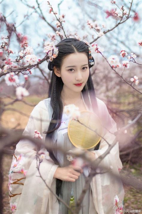 Pin by Quân Uyển on Cosplay Nữ Ancient chinese dress Chinese beauty
