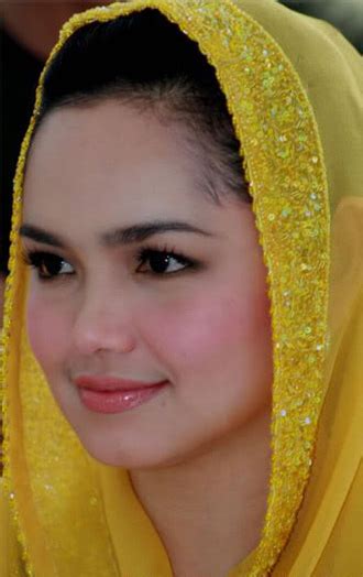 Akusijebat Koleksi Gambar Datuk Siti Nurhaliza