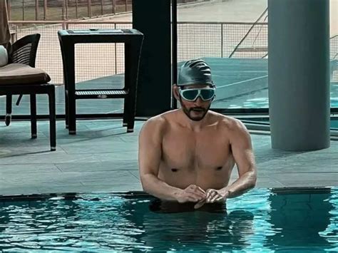 See Pics Mahesh Babu Poses Shirtless In Pool Sets Social Media On