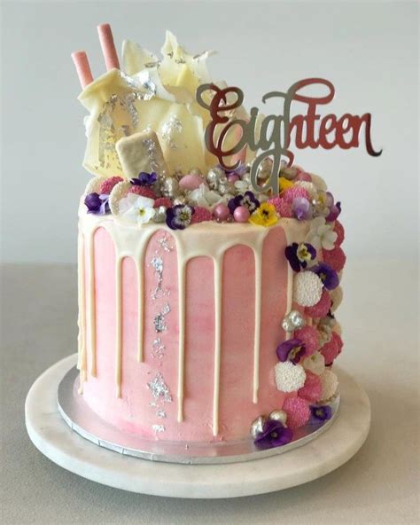 18th birthday gifts & ideas; 27+ Inspired Picture of 18Th Birthday Cake | 18th birthday ...