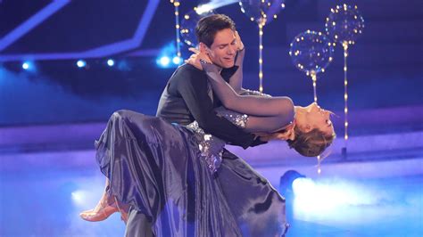 Diese fünf paare haben in der staffel getanzt. Let's Dance 2021: Lola Weippert ist gestürzt - im Training ...