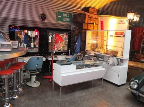 Noch heute interessieren sich viele modefans für dieses aufregende jahrzehnt. Fridge Company / Rent 66 Event Deko - 50er Jahre Friseur Salon