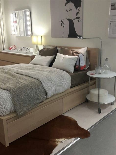 Looking for design ideas for a small bedroom? Pin by Kiki Kyr on Bedrooms | Ikea small bedroom, Malm bed ...