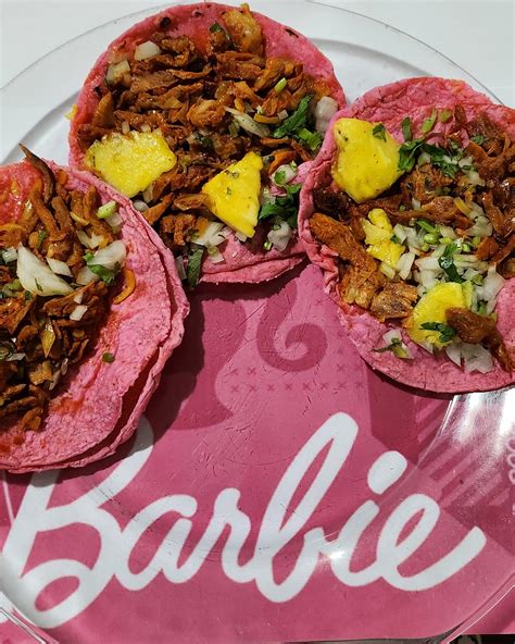 Crean Tacos Al Pastor De Barbie Con Tortilla Rosa Con Acento