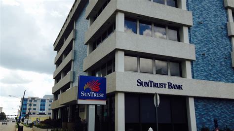 Suntrust Says Ex Employee May Have Tried To Steal Customer Data