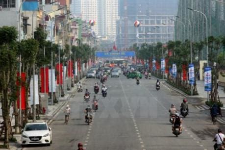 Ở khu vực trung bộ, phổ biến ban ngày trời nắng, chiều tối một vài nơi có mưa rào và dự báo thời tiết một số thành phố ngày 23/10: Dự báo thời tiết Hà Nội 10 ngày tới: Nhiệt độ dao động từ ...