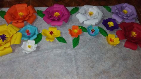 Pin By Fany On Flores Gigantes Flower Party Decorations Paper Flower