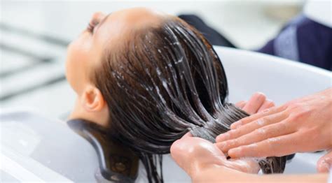 Washing Hair Everyday And Hair Loss Viviscal Healthy Hair Tips