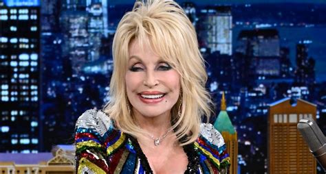 Dolly Parton Explains Why She Wont Get On Rides Purewow