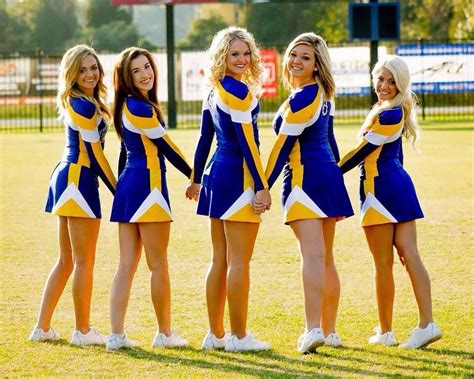 Image Result For Oklahoma High School Cheerleader Cheer Picture Poses Cheerleading Outfits